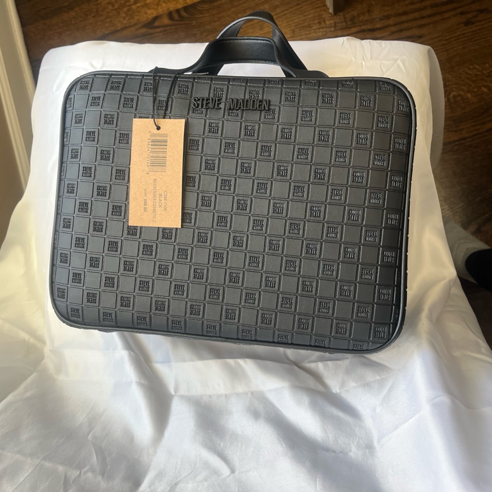 New with tag authentic Steve Madden Makeup bag